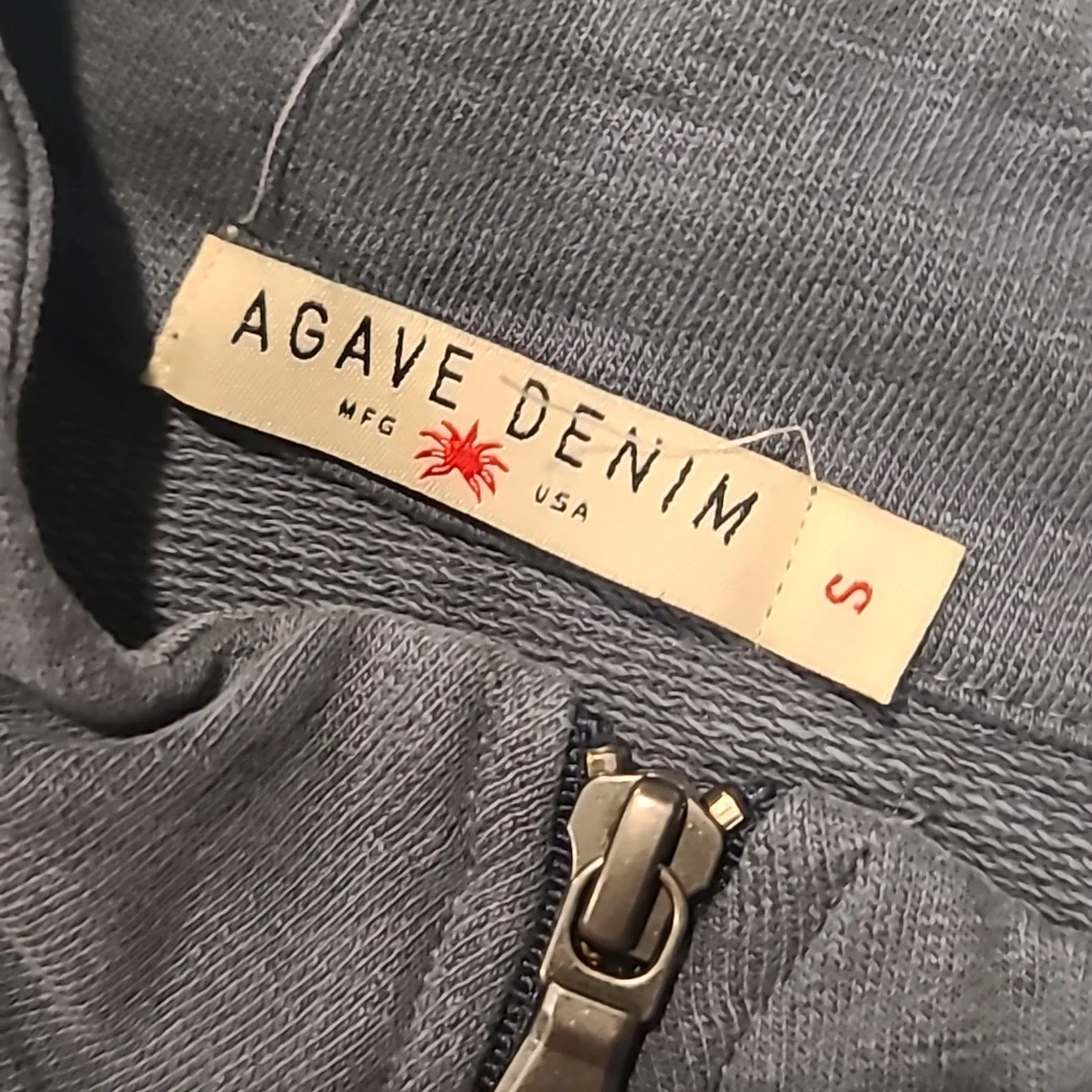 ❤️5/$25 Nwot men's half zip top agave